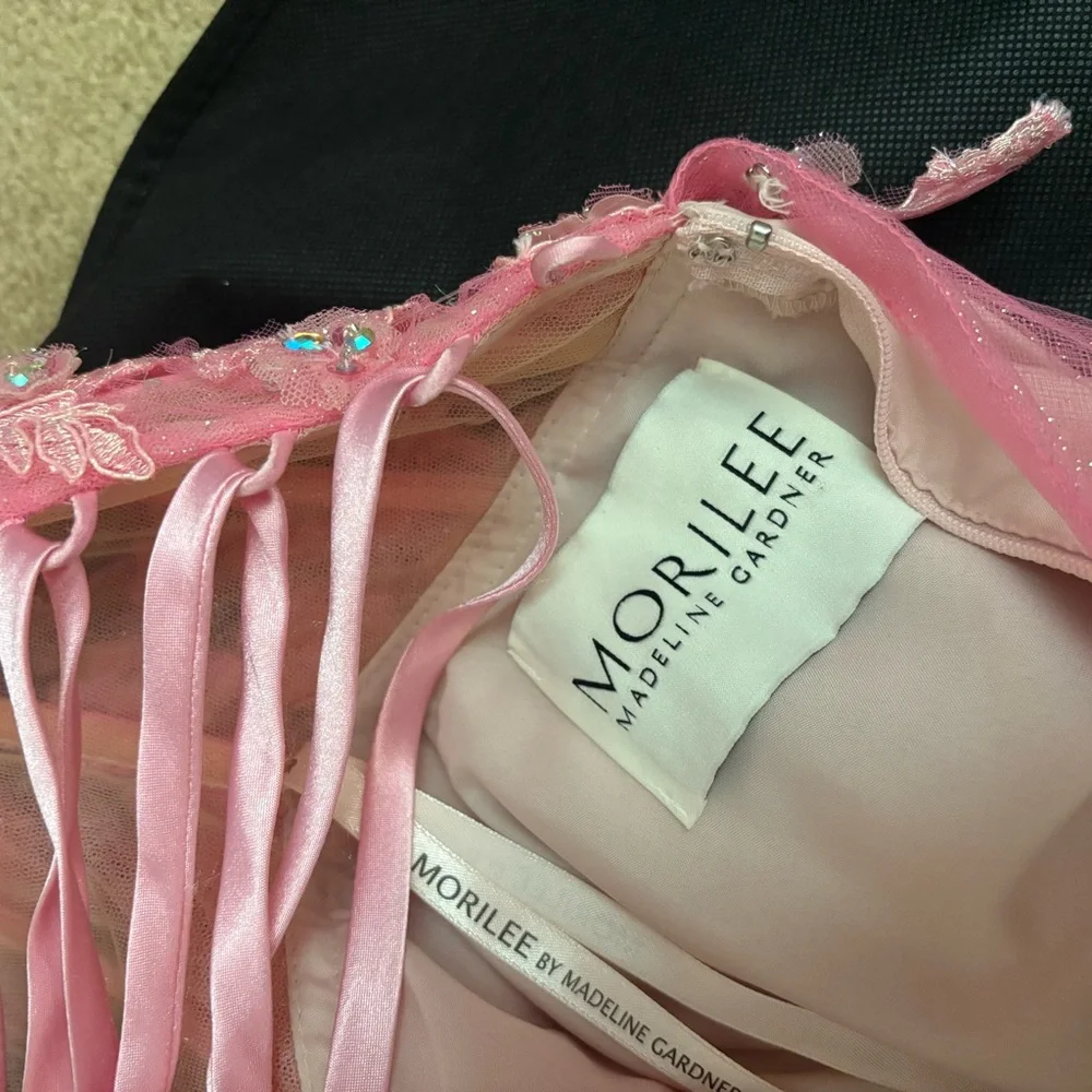 Pink prom dress, size 4 (I’m a size 2 and it fit great),Mori Lee, a-line - Picture 6 of 7